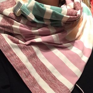 Lululemon Button scarf